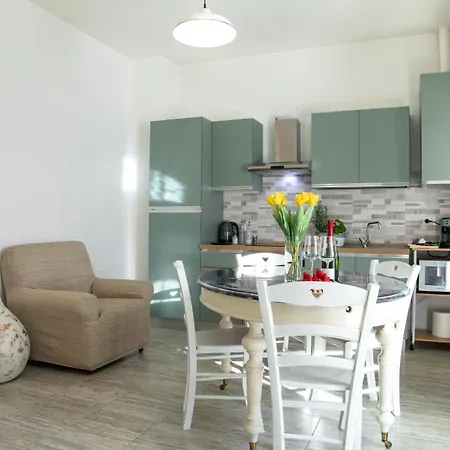 Apartment M&c Viale Dei Giardini - Spazioso Finemente Arredato A