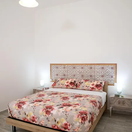 Apartment M&c Viale Dei Giardini - Spazioso Finemente Arredato A