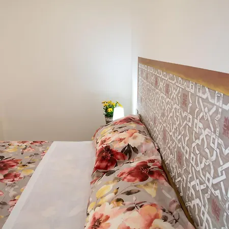 Apartment M&c Viale Dei Giardini - Spazioso Finemente Arredato A *
